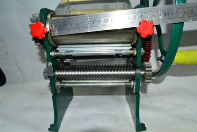 家用手搖壓面機(jī)電動(dòng)改裝指南 釋放雙手，享受高效美食創(chuàng)作
